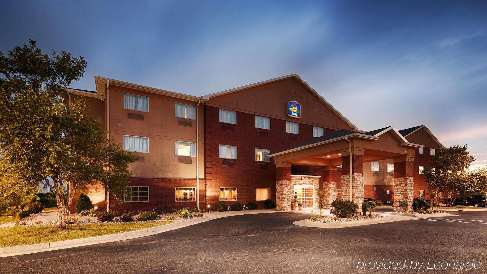 Best Western Plus Capital Inn Jefferson City Exterior photo